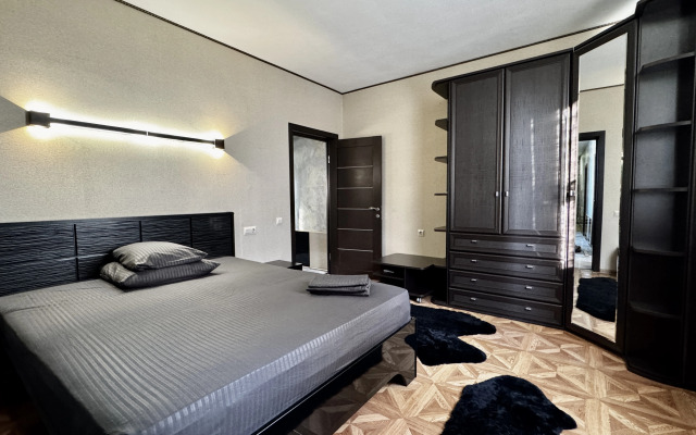 V 3 Minutakh ot Morya Private House