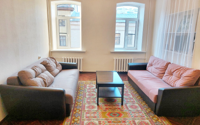 Semeynaya na Gorokhovoy Flat