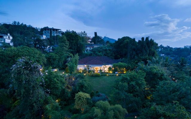 Бутик-отель Castle Hill Bungalow