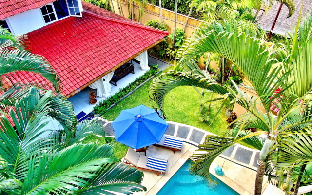 White 3BR in Seminyak Villa