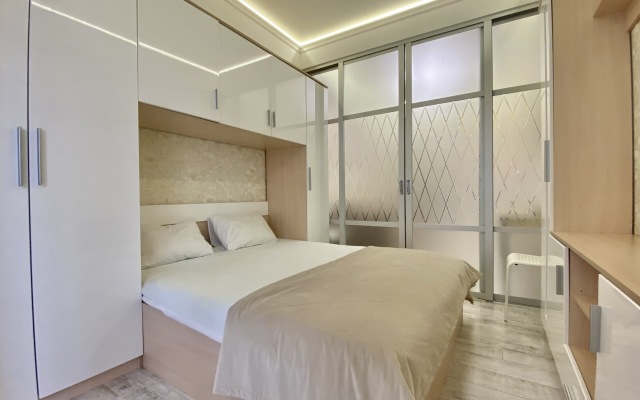 Apartments Alfa Chernomorskaya 5