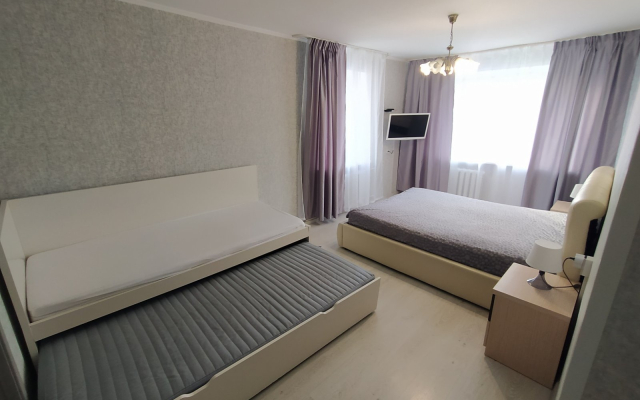 Квартира трехкомнатная в центре полностью оборудована для проживания