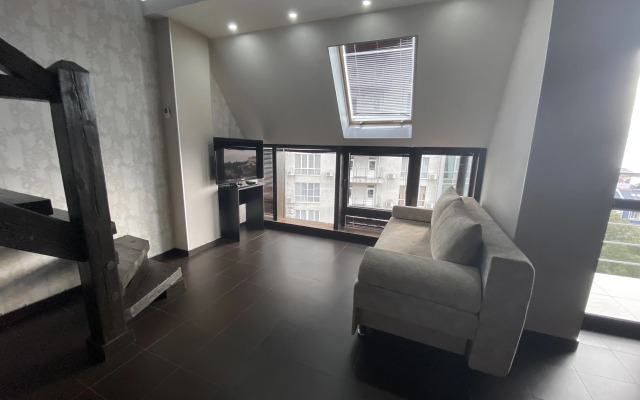 Апартаменты Двухуровневые с Балконом