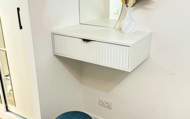 Апартаменты Дизaйнepскaя Cтудия в ЖK Гoрки Парк