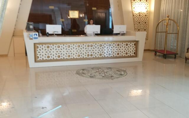 Caspian Business Hotel And Spa Hotel