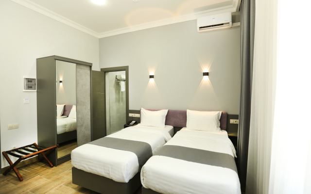 Parklane Hotel