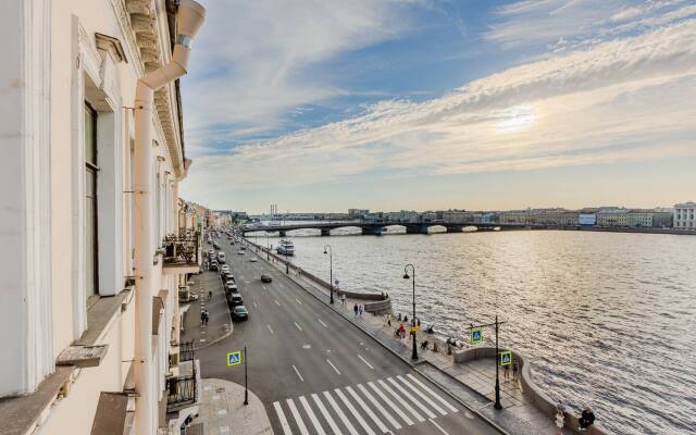 a.m. Rooms Neva (Angliyskaya Naberezhnaya) Apartments