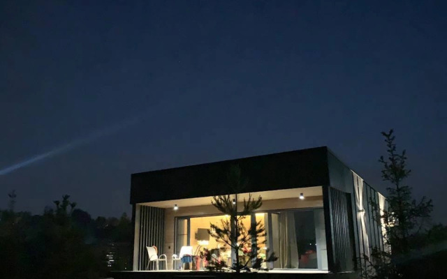 Частный дом Lakeside house