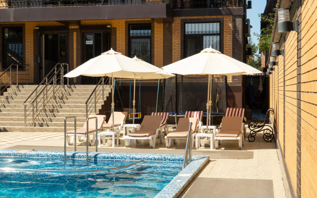 DeLyuks Hotel
