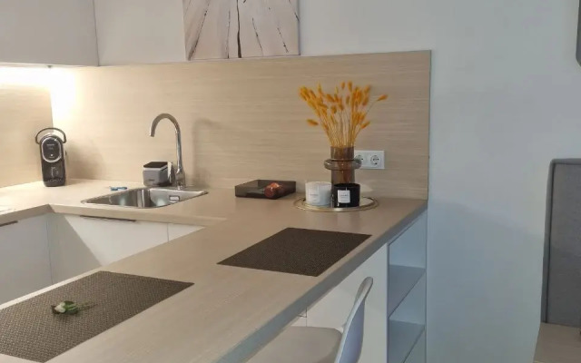 Sovremennaya Studiya V Yes Marata Flat