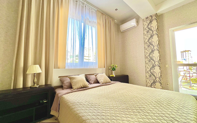 Апартаменты в центральном Сочи рядом с морем