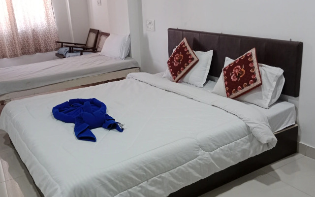 Aaradhya Hotel
