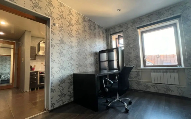 U Chasovoy Bashni Flat