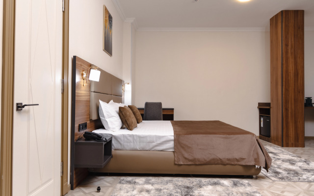 Art Royal Hotel