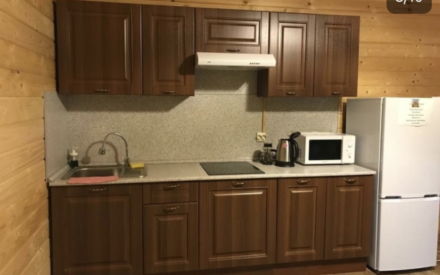 Postoyaliy Dvor Guest House
