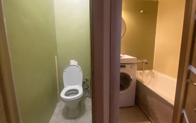 Жилое помещение Квартира трехкомнатная в центре Москвы