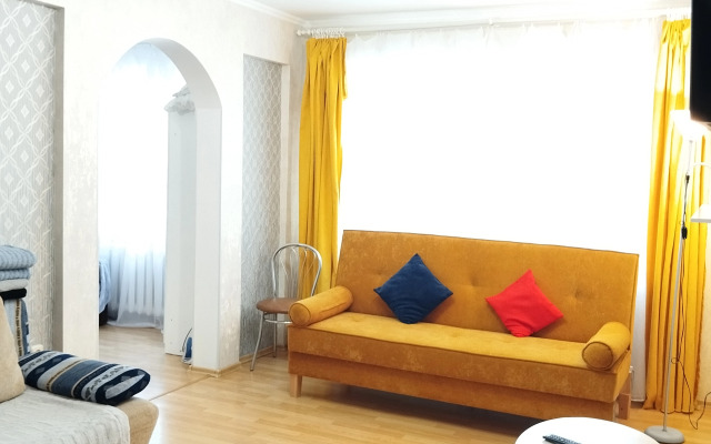 Flat 8mi Mestnaya v Tsentre Flat