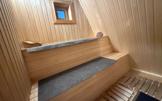 Частный дом с баней в лесу на берегу Истринского водохранилища