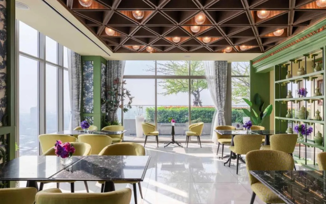 Отель Wyndham Bangkok Queen Convention Centre