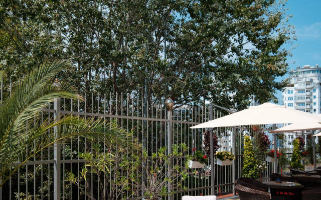Hotel Ambassador