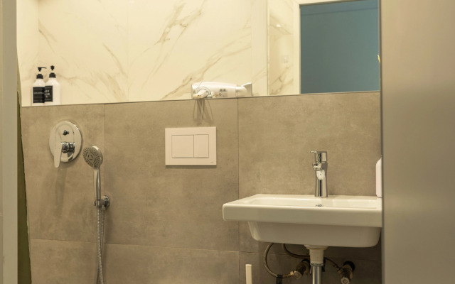 Апартаменты The Alien