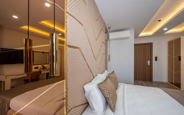 Luxury Airport Hotel by Zazzoni