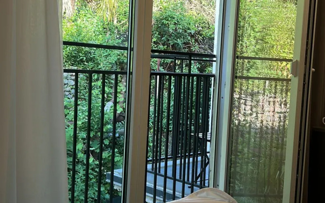 Guest house Grey Khaus