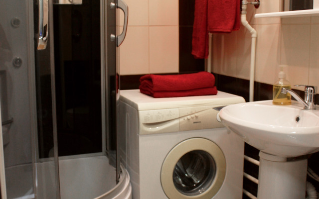 Uyutnaya Ryadom S Yablonevym Sadom Flat