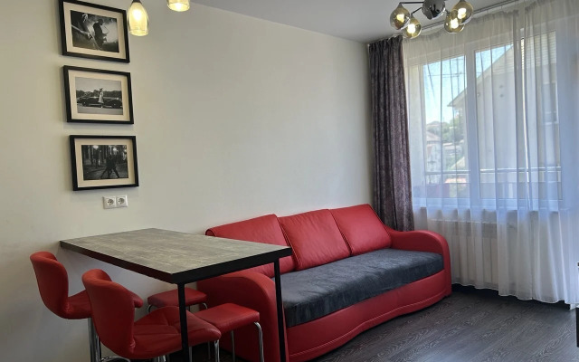 Na Volzhskoy 32a Apartments