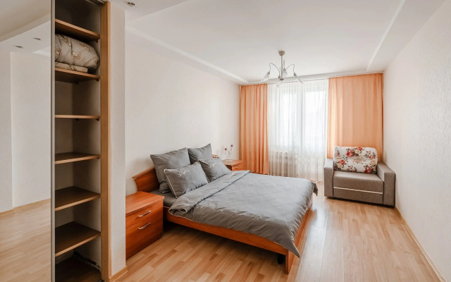 Ryadom s tsentrom i vokzalom na 9 gostei Flat