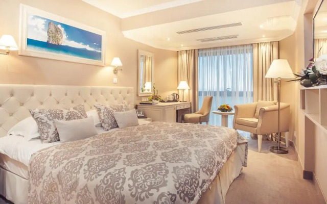 Lazurnaya Hotel & Spa
