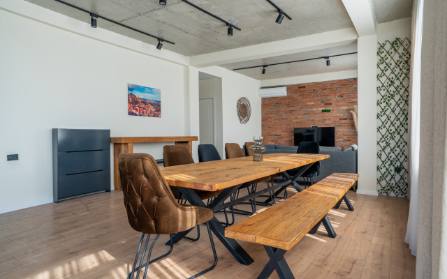 Trehkomnatniye Niabi Loft Apartments