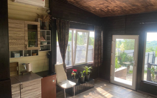 Uyutny Letniy Domik Chalet