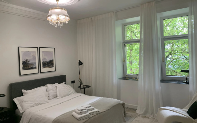 Parizhskiy Shik Apartments