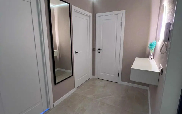 S dizajnerskim remontom v Inozemtsevo Apartments