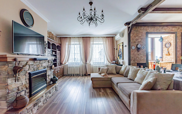 Rustic Luxe in Heart of Kazan Flat