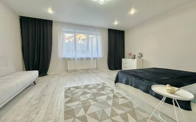 Ryadom S Readovskim Parkom Flat