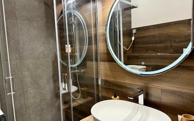 Квартира Современная студия с балконом и видом на море