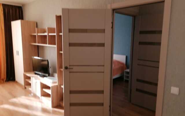 Evrodvushka Na Surikova Flat