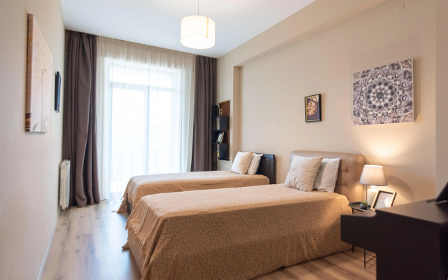 Dlya Semyi v Komplekse s Detskoy Ploschadkoy Apartments
