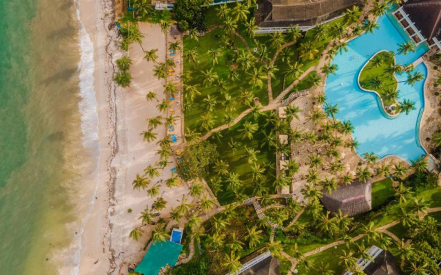 Отель PrideInn Flamingo Beach Resort & Spa