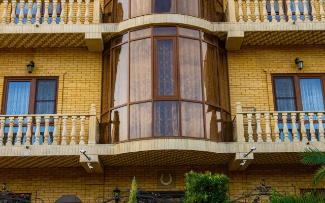 Zolotaya Podkova Guest House