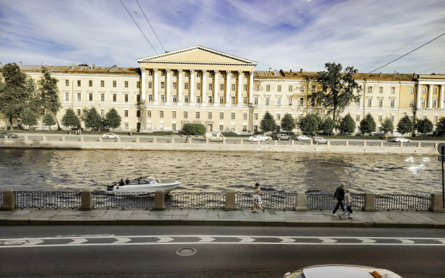 Квартира Трехкомнатная с Видом на Фонтанку