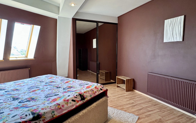 Dvukhkomnatnye Ryadom S Verkhnim Ozerom Apartments