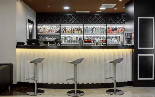 Arium Hotel