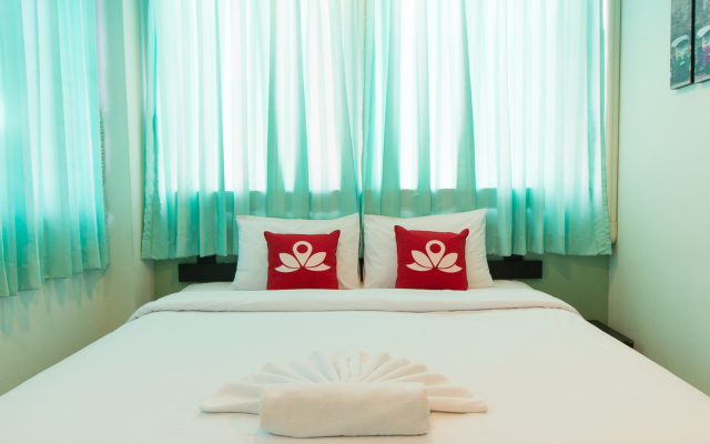 Отель ZEN Rooms Mahachai Khao San