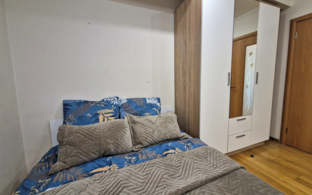 Bolshaya Svetlaya Na Kolpakova Flat