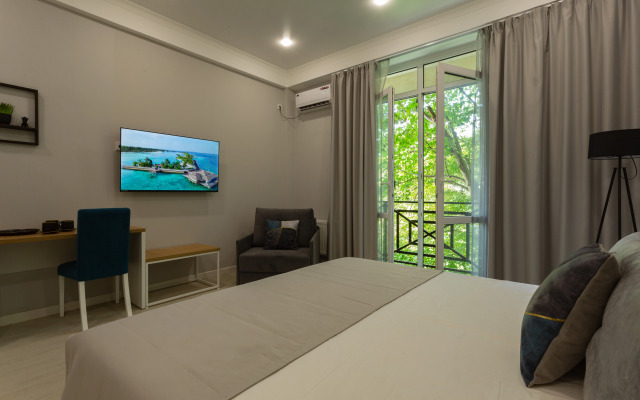 Gde Pahnet Letom - Stilnaya Studiya u Morya v Sochi (Ashe) Apartments