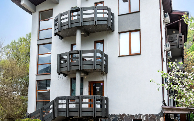 Elpida Hotel
