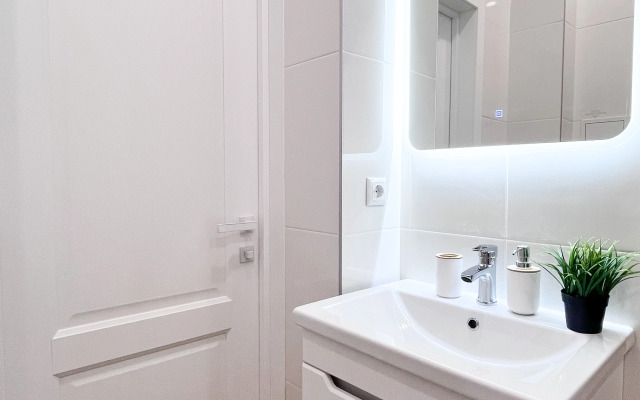 Dobrye Kvartiry S Terassoy Na Larina 45s6 Apartments